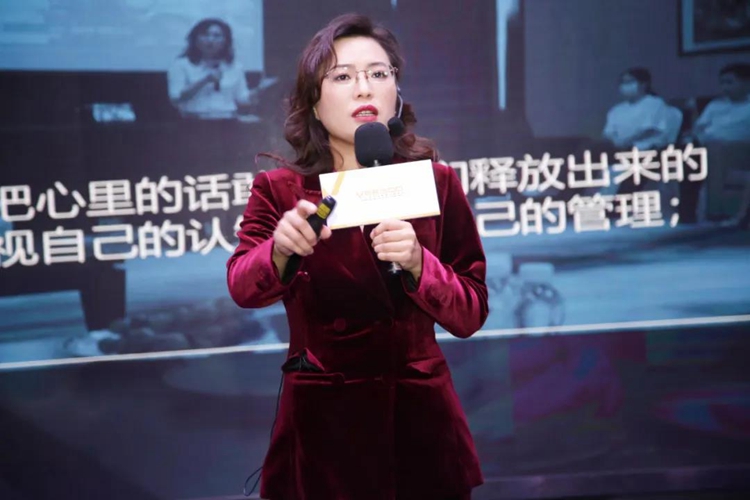 校友.jpg